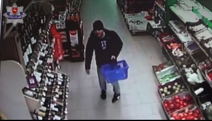 Kradzież alkoholu w sklepie w Opolu Lubelskim. Jest nagranie z monitoringu (WIDEO)