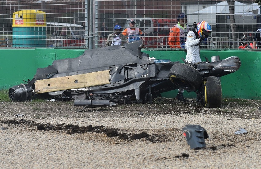 Wypadek Fernando Alonso i Estebana Gutierreza na Grand Prix...