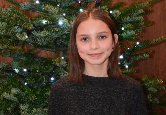 Zuzanna Lewandowska ma 12 lat, uczy się w Zespole Szkolno-Przedszkolnym im. Kawalerów Orderu Uśmiechu w Mirkowie.