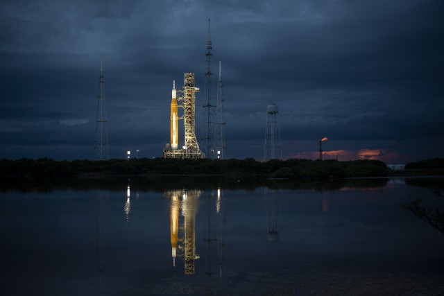Artemis 1 w oczekiwaniu na start. Ten lot będzie kolejnym wielkim krokiem ludzkości