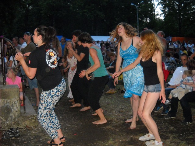 Na głuchołaskie Drum Jamboree od dziewięciu lat przyjeżdżają miłośnicy muzyki etno z całej Polski. Leśna muszla wydaje się idealnym miejscem na takie imprezy.