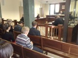 Dwóch oskarżonych nie przyszło na rozprawę w sprawie korupcji w Kolporterze Koronie (video)