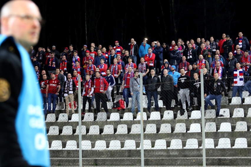 Zagłębie Sosnowiec – Wisła Kraków. Zobacz kibiców „Białej Gwiazdy” na pierwszym wyjeździe [ZDJĘCIA]