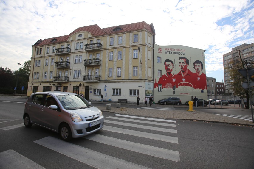 Mural PZPN w Chorzowie powstał na ścianie budynku przy ul....