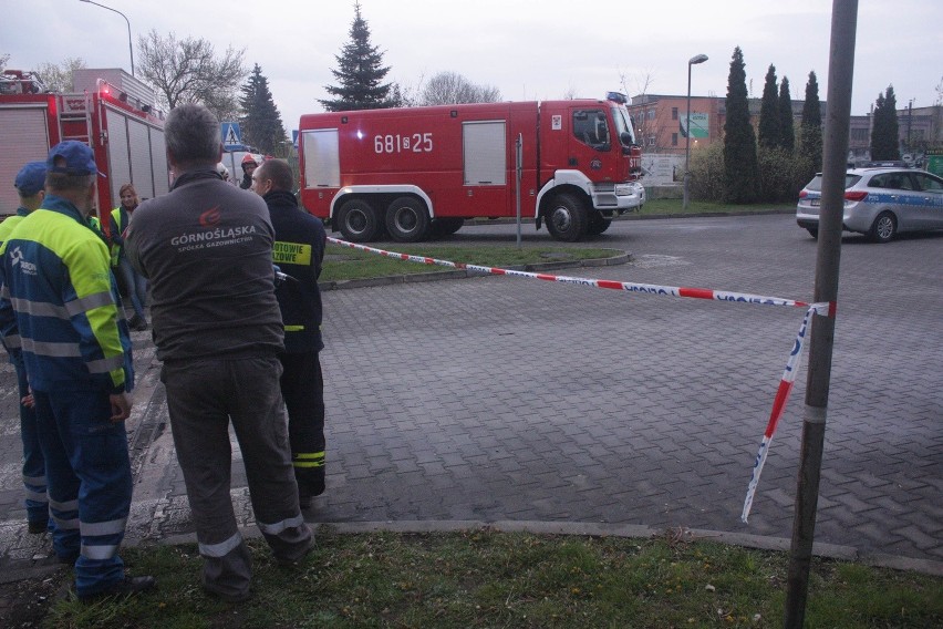 Alarm bombowy na stacji paliw w Zawierciu