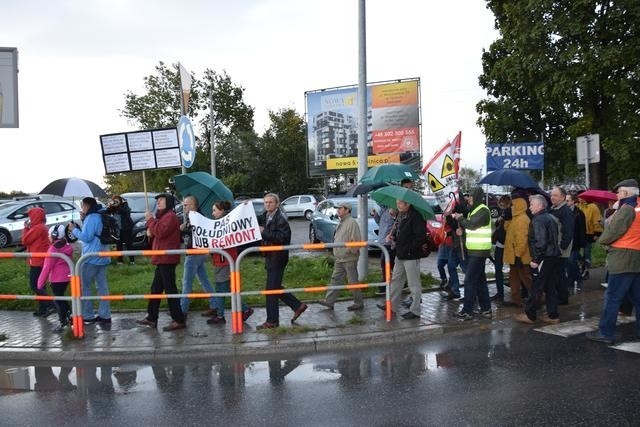 Lotnisko chce mieć nowy pas, mieszkańcy protestują [WIDEO]