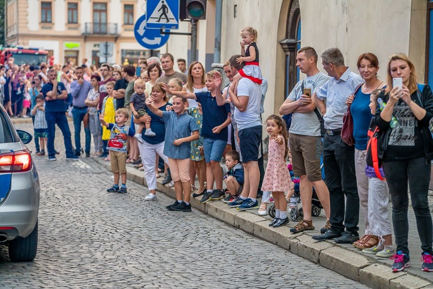 Nowy Sącz: Barwny korowód małych górali z całego świata 