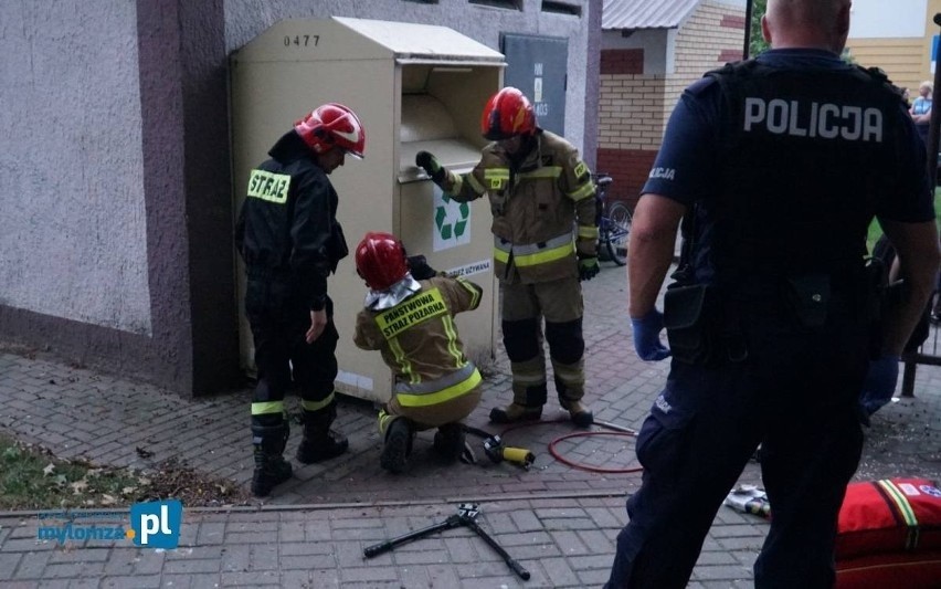 W wersalce, zsypie na śmieci, a nawet w kontenerze na używane ubrania. Oto, gdzie próbowali się ukryć podlascy przestępcy (zdjęcia)