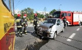 Kraksa na Retkini. Matiz zderzył się z tramwajem przy Wyszyńskiego [zdjęcia]