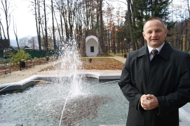 Grzegorz Niezgoda uznał, że plakat Józefa  Ciesielki uderza w dobre imię Szczawnicy. Chce, by zajęła się tym prokuratura