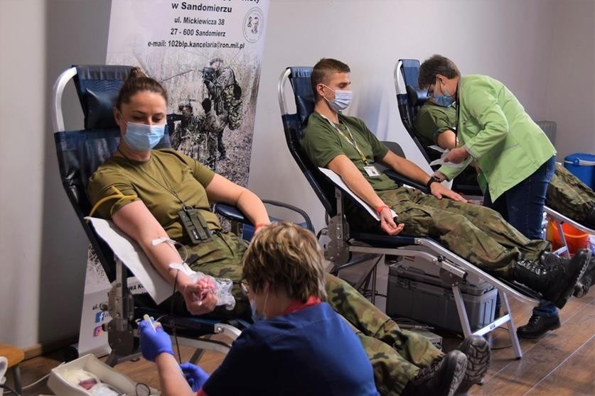 Świętokrzyscy terytorialsi znów podzielili się darem życia. W Kielcach, Sandomierzu i Ostrowcu zebrano 62 litry krwi
