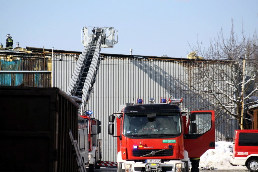 Pożar przy Diamentowej w Lublinie. Płonie dach budynku firmy Tabal (ZDJĘCIA)