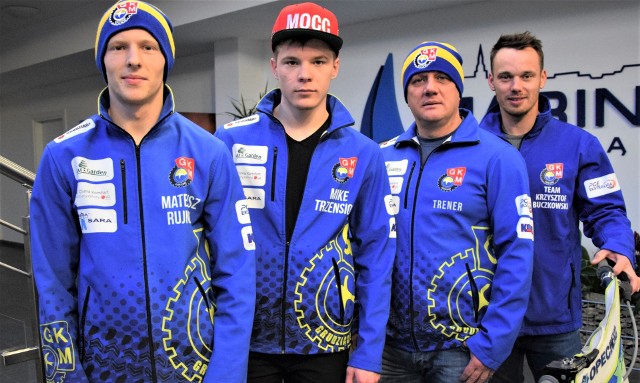 Ekipa MrGarden GKM. Od prawej: Krzysztof Buczkowski, Robert Kempiński (trener), Mike Trzensiok i Mateusz Rujner