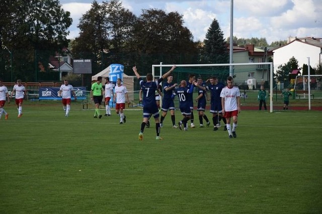 Piłkarze Olimpii Pogoni Staszów w sobotę zagrają z GKS Nowiny.