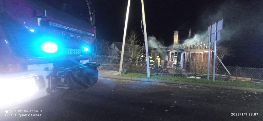 Nurzec Stacja. Tragiczny pożar domu przy ul. Wodociągowej. Nie żyją dwie osoby
