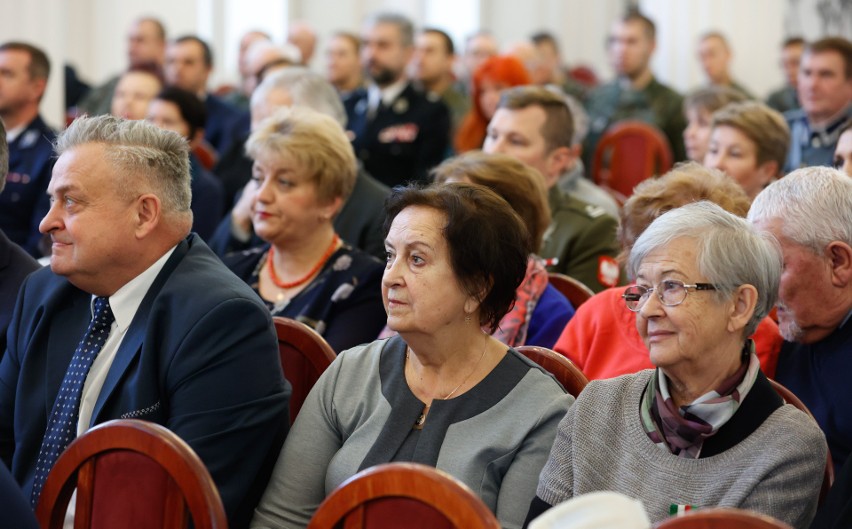 Wojewódzkie międzypokoleniowe spotkanie z Sybirakami w Urzędzie Wojewódzkim w Rzeszowie