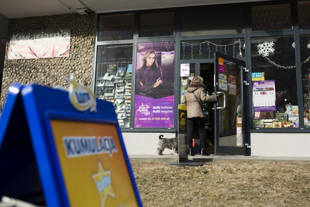 31.01.2017 krakow  ul. ugorek 10, kolektura lotto, miejsce gdzie padla kumulacja, nz fot. andrzej banas / polska press