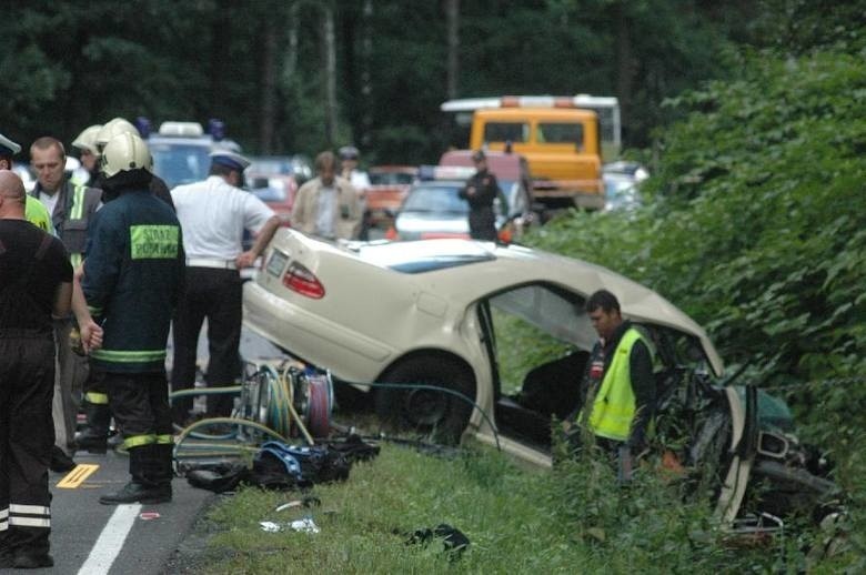 Rok 2005. Wypadek na DK46 w okolicy Dąbrowy. W zderzeniu...