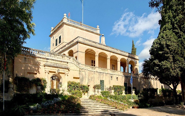 Pałac San Anton na Malcie był przez pewien czas domem dla...