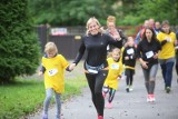 Bieg Olimpijski i Nordic Walking w Mysłowicach ZDJĘCIA Dzień Sportu w Parku Słupna przyciągnął miłośników biegania i chodzenia z kijkami