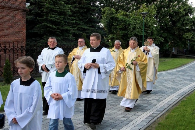 Relikwie świętej Rity uroczyście zostały wprowadzone do kościoła Podwyższenia Krzyża Świętego w Kazimierzy Wielkiej.