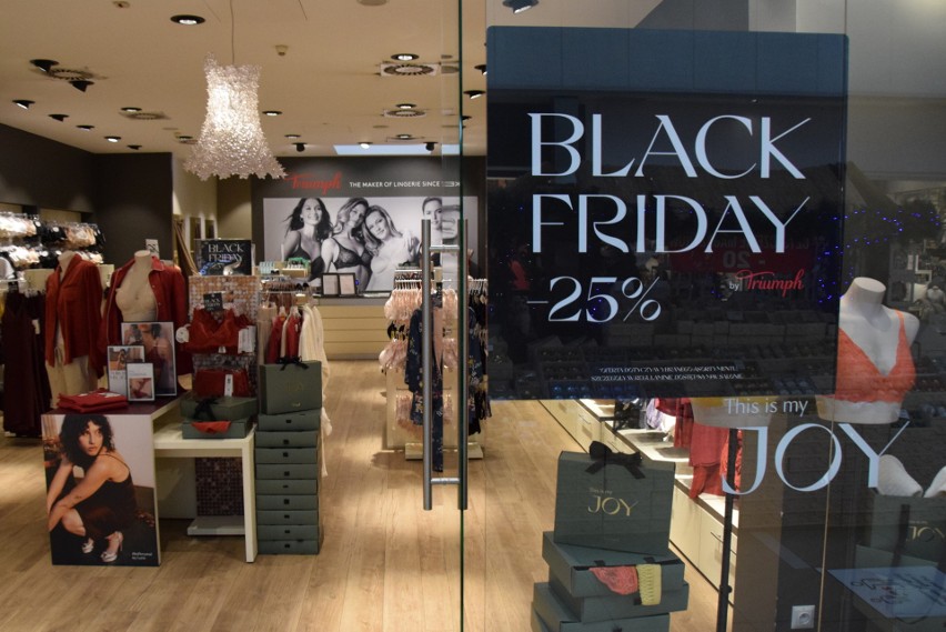 Black Friday ściąga tłumy do Galerii Echo w Kielcach! Są promocje, obniżki i kolejki - zobacz zdjęcia