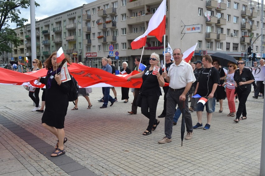 Czarny marsz KOD w Częstochowie