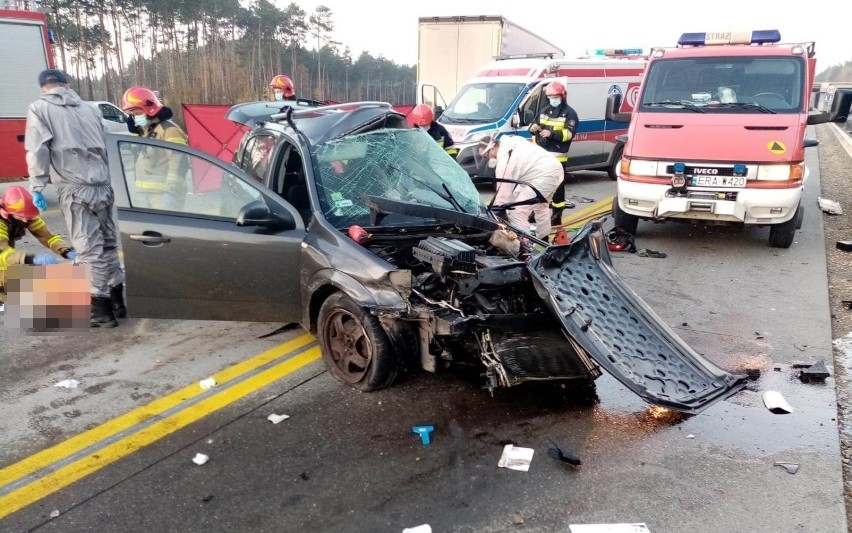 Tragiczny wypadek na drodze krajowej. Kierowca wjechał na...