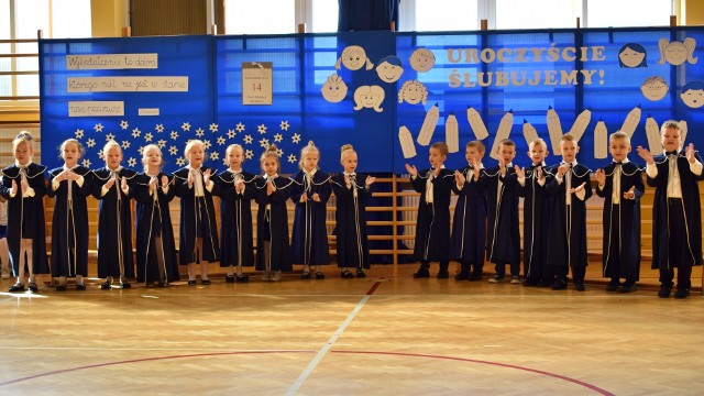 Pasowanie na ucznia odbyło się w Szkole Podstawowej imienia Wincentego Witosa w Szydłowie