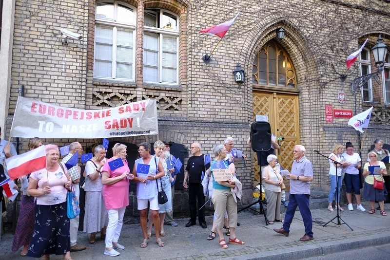 Dzisiaj w Toruniu, podobnie jak w całej Polsce, obyła się...