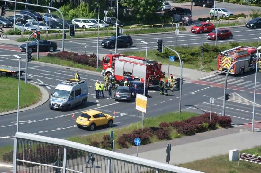 Wypadek na średnicówce w Toruniu. Utrudnienia w ruchu