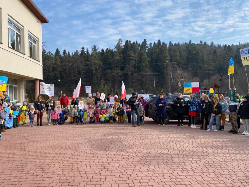 Czasław. Pokojowa manifestacja i mnóstwo wsparcia dla Ukrainy i uchodźców 