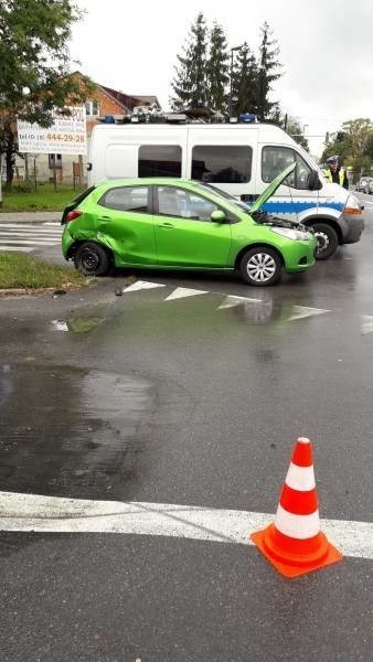 Nowy Sącz. Wypadek na ul. Nawojowskiej, zderzyły się dwa samochody osobowe [ZDJĘCIA]