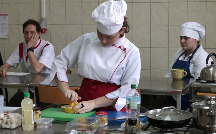 Wojewódzki finał ogólnopolskiej olimpiady kulinarnej  w...