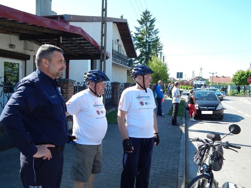 W Osięcinach biegacze pobiegli, a nad ich bezpieczeństwem czuwali policjanci i młodzi druhowie z OSP