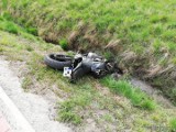Opole: motocyklista najechał na krawężnik i zakończył jazdę w rowie