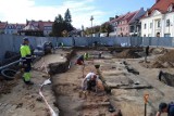 Historyczne odkrycie budowli z XIX wieku w Żorach! Podczas budowy fontanny odnaleziono mury starego ratusza