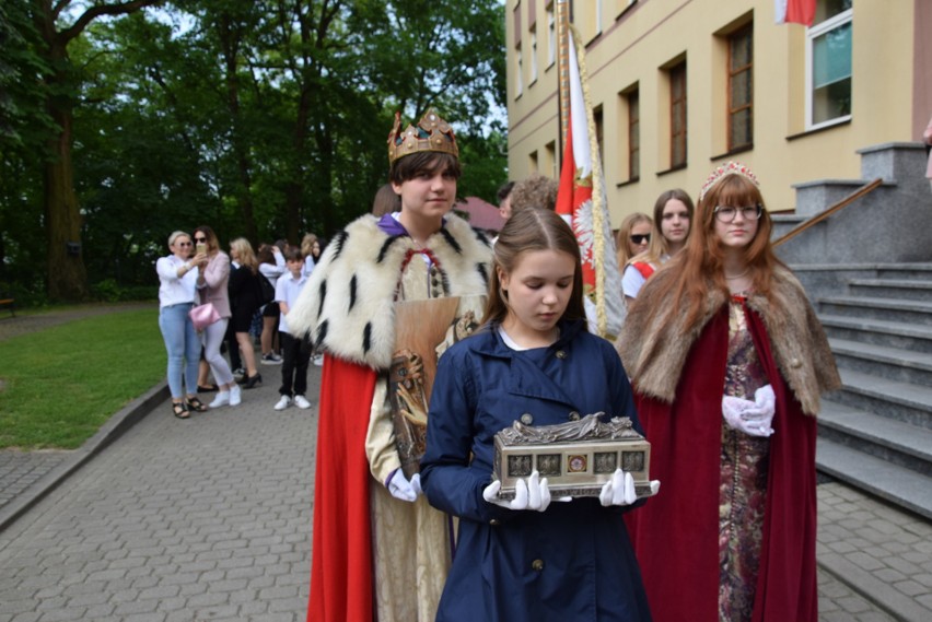 Piękny jubileusz 25-lecia Liceum Katolickiego imienia Świętej Jadwigi Królowej w Sandomierzu. Zobaczcie zdjęcia 