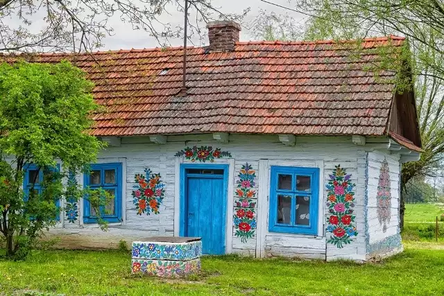 Kolorowe chaty Zalipia wśród cudów Polski?