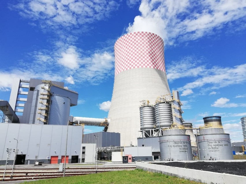 Blok 910 MW w Jaworznie pracuje bez problemu. Oświadczenie Tauronu