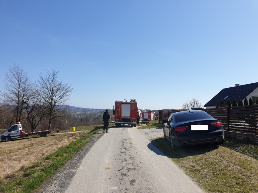 Tragiczny wypadek na budowie w Gromniku. Dwuletni chłopiec został przejechany przez maszynę budowlaną, pojazd prowadził ojciec [ZDJĘCIA]