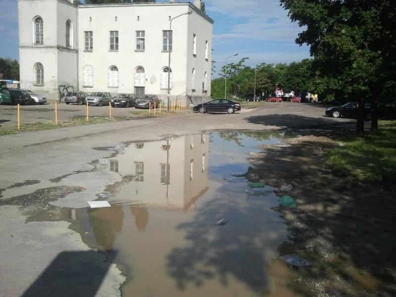 Wrocław: Parking przy Nabycińskiej znów płatny (ZDJĘCIA, CENY)