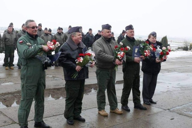 Na zdjęciu grupa pilotów 56. BLot przechodząca do rezerwy