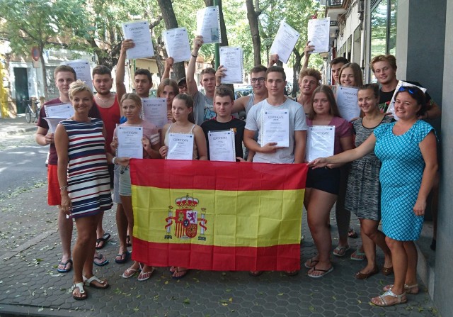Uczniowie z Kluczborka na praktykach w Hiszpanii.
