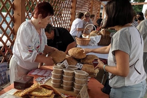 Na gdowskim Moim Rynku lokalne produkty zawsze cieszą się powodzeniem