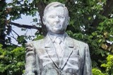 Siedlce. Zatrzymano mężczyznę podejrzanego o znieważenie pomnika prezydenta Lecha Kaczyńskiego
