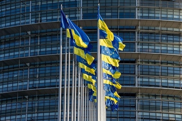 Rada Unii Europejskiej przyjęła 13. pakiet sankcji wobec Kremla.