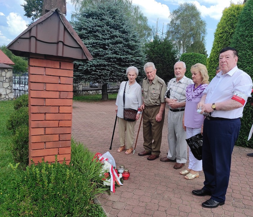 W Dziebałtowie uczcili bohaterów bitwy sprzed 72 lat. Zobacz zdjęcia