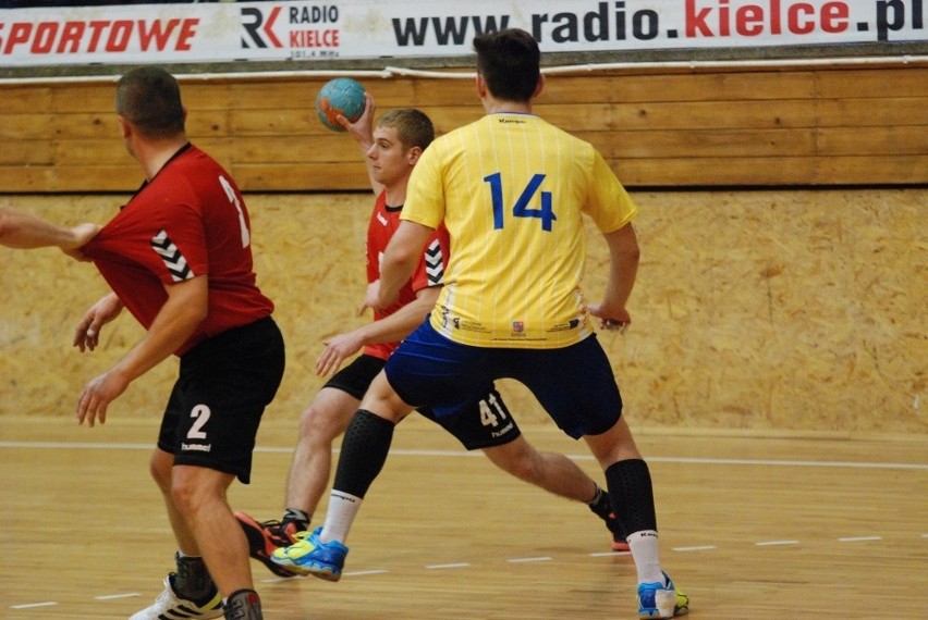 II liga piłki ręcznej mężczyzn. Vive Tauron II Kielce - SPR Wisła Sandomierz 40:24