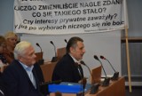 Przepychanki podczas spotkania prezydenta Krzysztofa Matyjaszczyka z kupcami. Prezydenta musiała osłaniać straż miejska